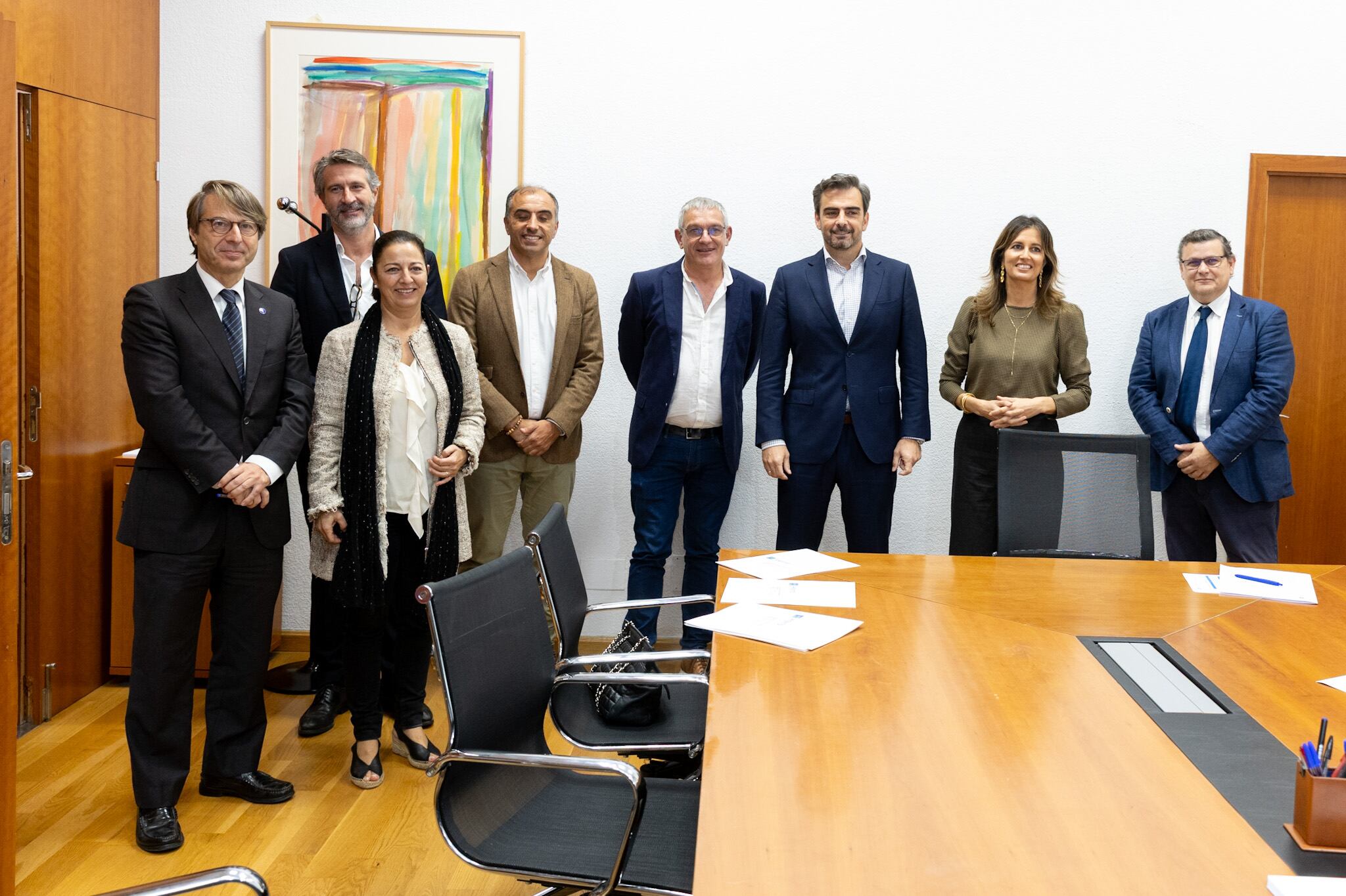 Los conselleiros Miguel Corgos (Facenda) y Diego Calvo (Presidencia) participaron en la reunión con el presidente de la FEGAMP, Alberto Varela