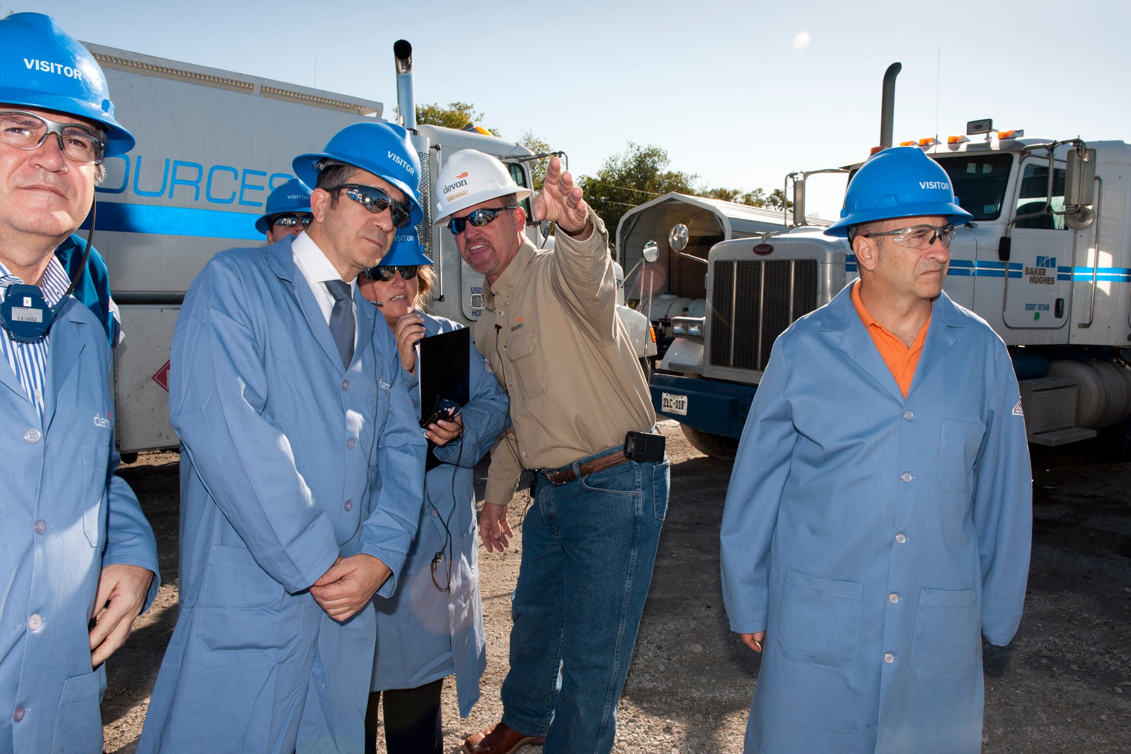 El fracking saltó a Euskadi durante la visita del lehendakari Patxi López a una explotación de gas en Dallas