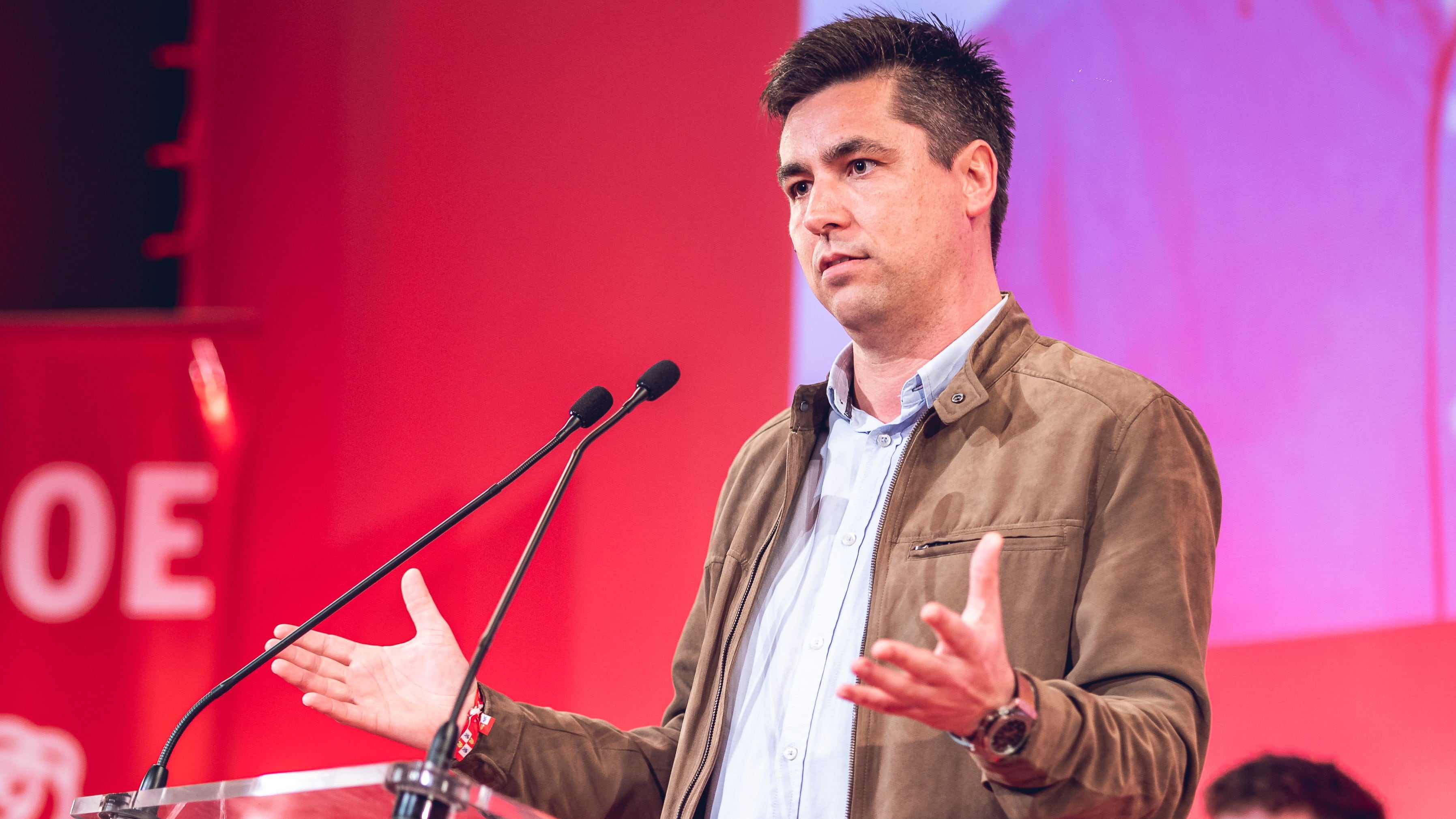 Carlos Montesino interviene en uno de los mítines de la campaña electoral