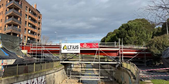 Obras en la pasarela sobre el Isuela