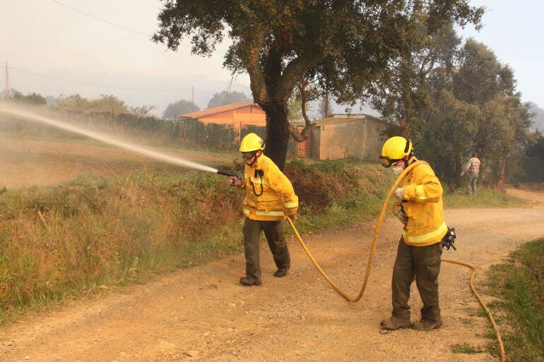 Foc a prop de casa habitada