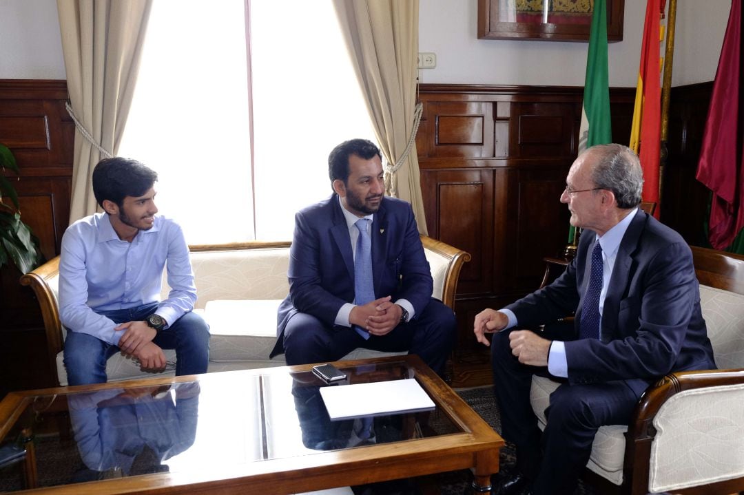 Abdulah Al Thani, en una reunión antigua con el alcalde de Málaga