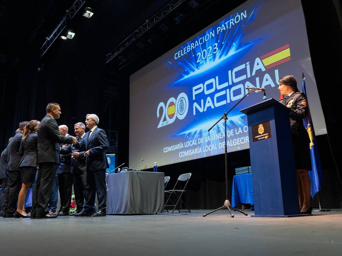 La Línea acoge la entrega de reconocimientos de la Policía Nacional por la festividad de sus patronos