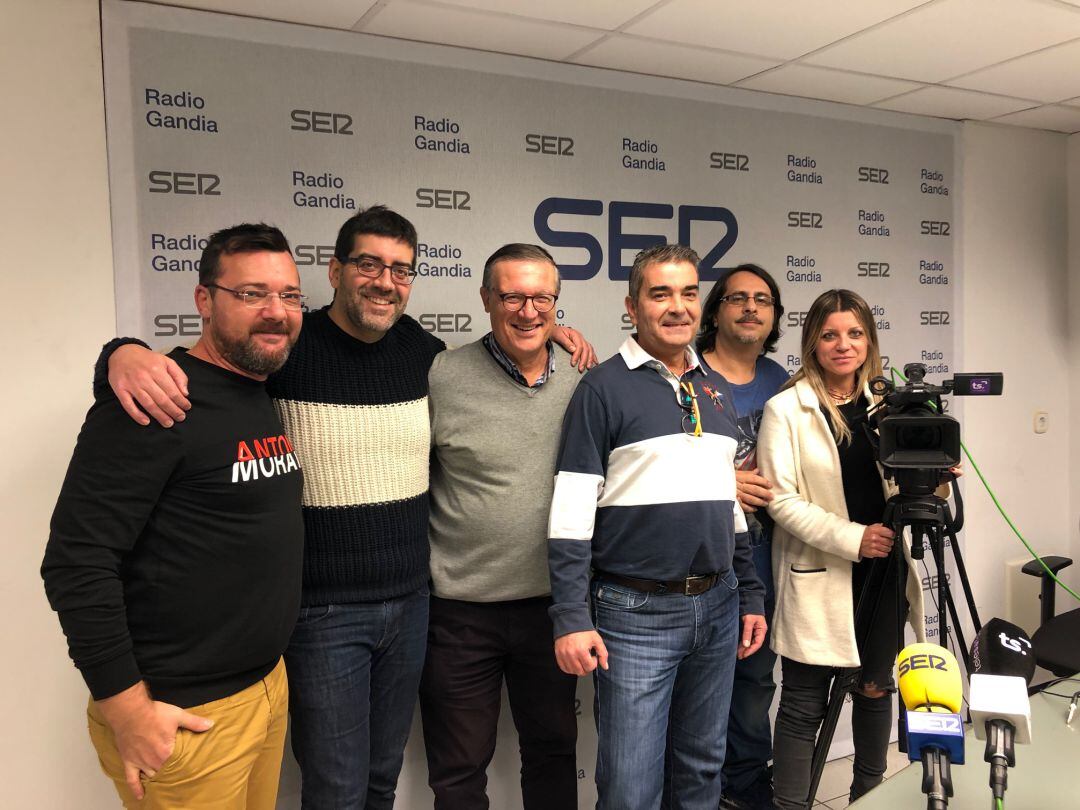 Juan Miguel Lloret con parte del equipo de Radio Gandia SER 