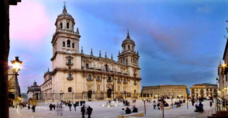 Plaza de Santa María y la Catedral de Jaén.