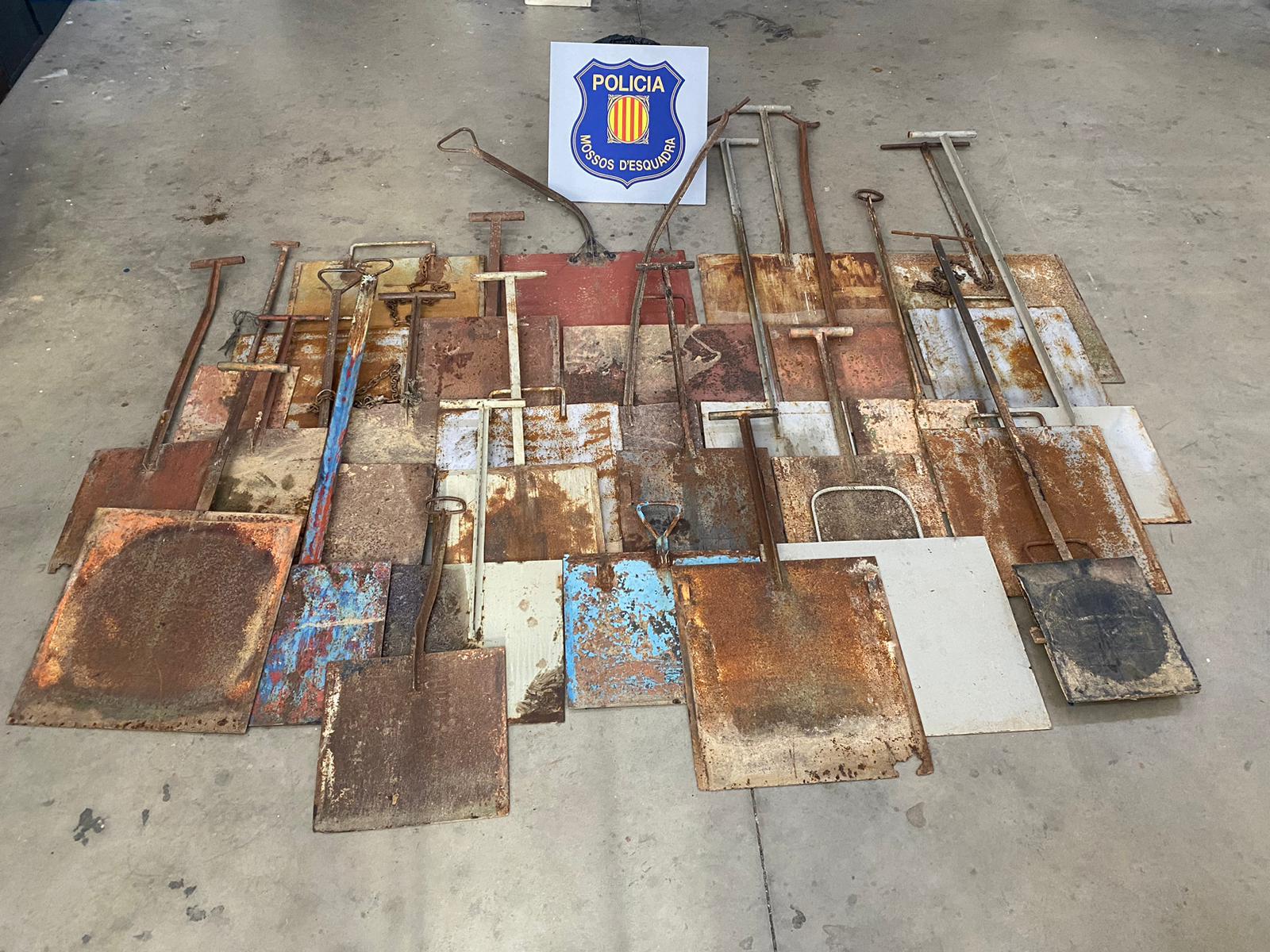 Les pales de reg sostretes i recuperades pels mossos. Foto: Mossos d'Esquadra.