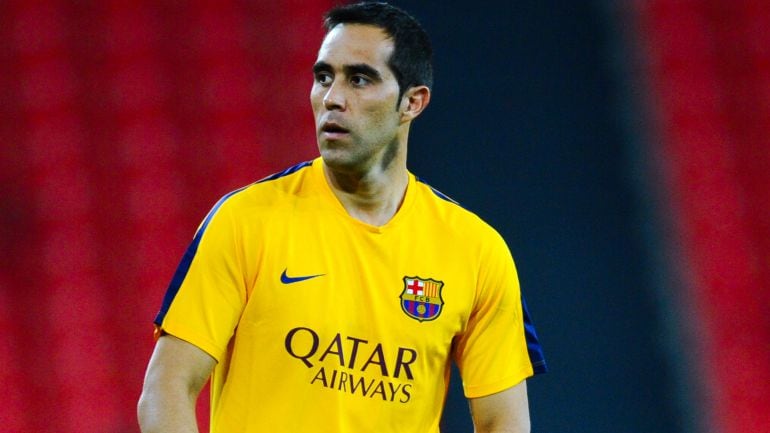 El portero chileno del Barcelona Claudio Bravo.