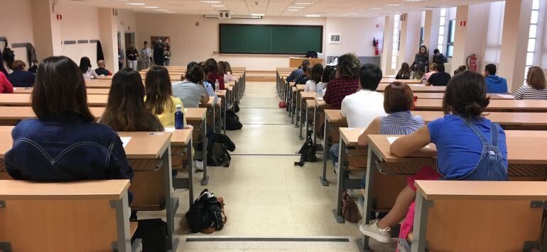 Imagen de archivo de un examen de oposiciones en Andalucía