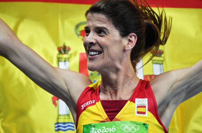 Ruth Beitia celebrando su medalla de oro en salto de altura en Rio 2016