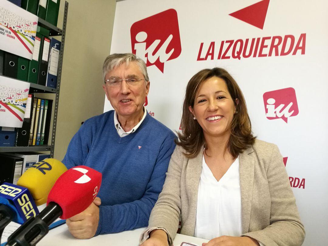 José Luis Ordoñez junto a Ana Peñalosa en la sede de la coalición