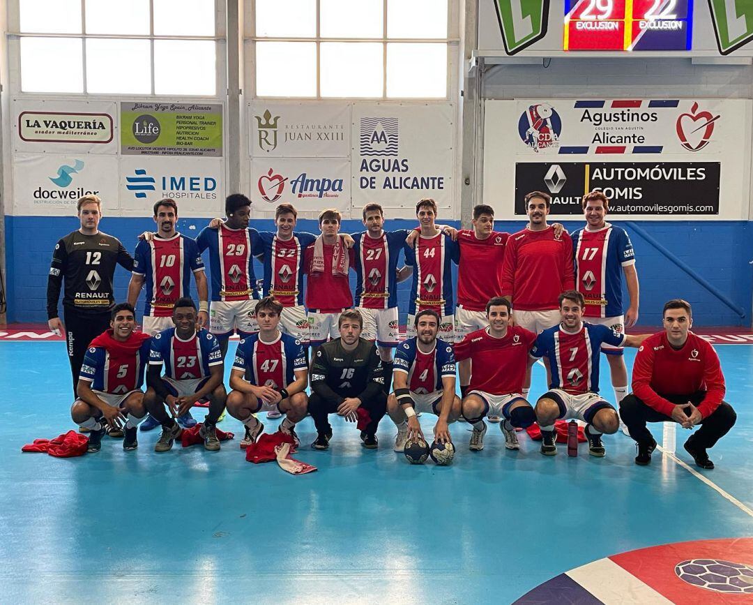 El vestuario de Agustinos Alicante se ha visto afectado por el COVID-19