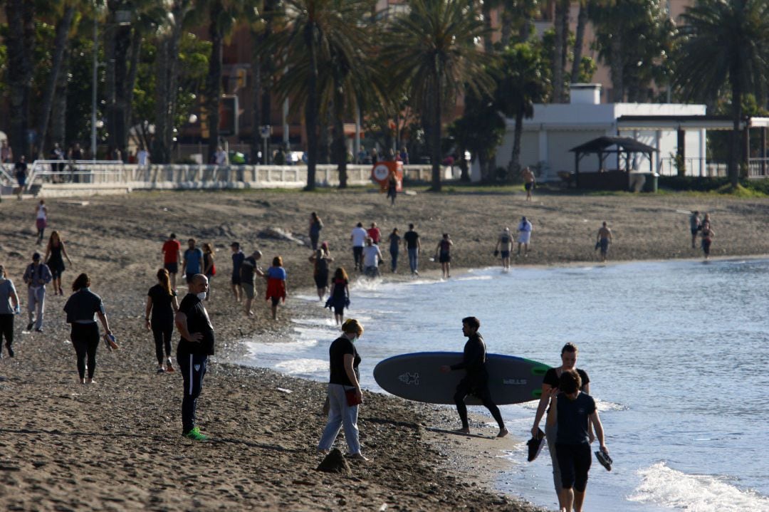 Ambiente en las playas de Málaga esta semana 
 