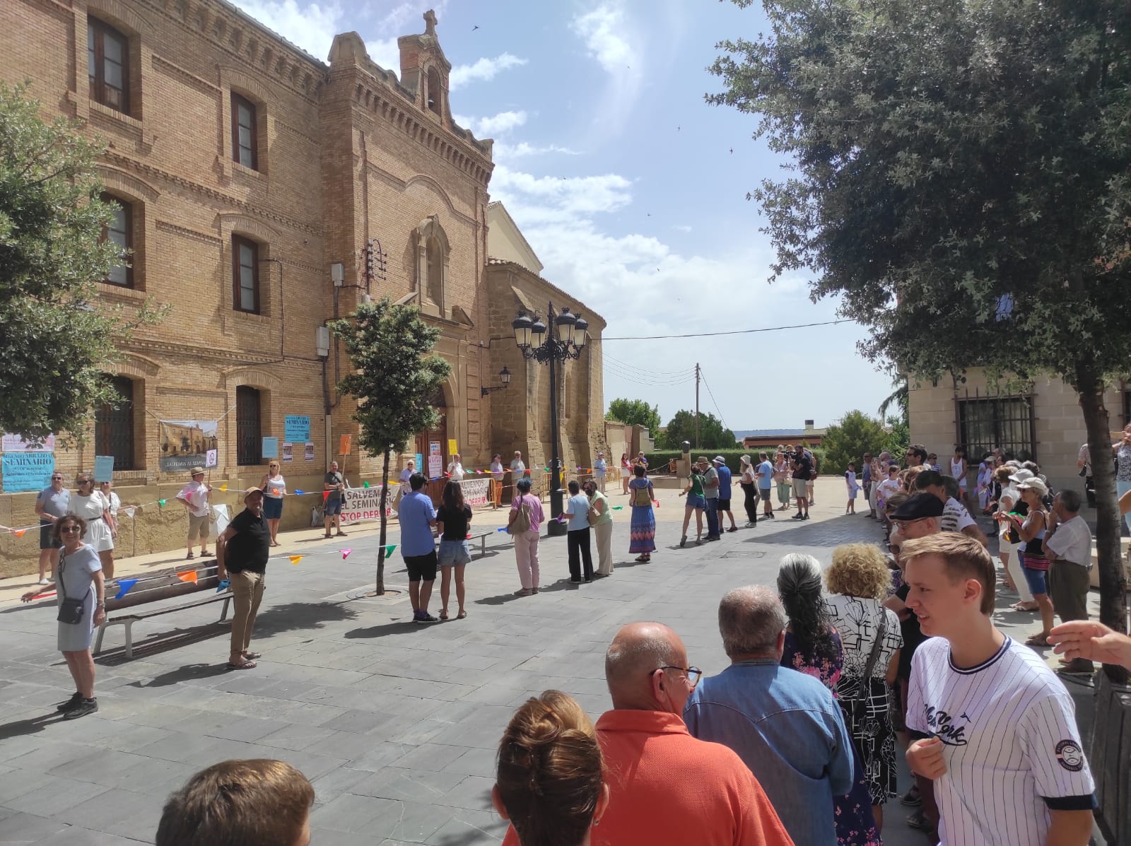 Una de las protestas de &#039;Abrazo al Seminario&#039; en Huesca en 2022