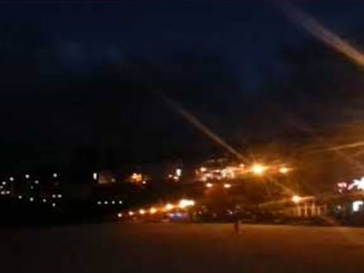 Un coche atropella a un peatón y lo arrastra 65 metros en Sada