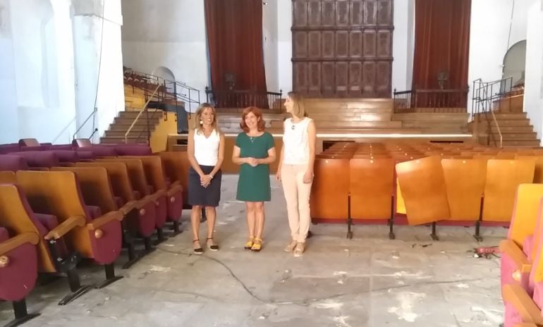 García, Olivares y Rodríguez, en la visita al inicio de las obras del Auditorio del Hospital de Santiago.