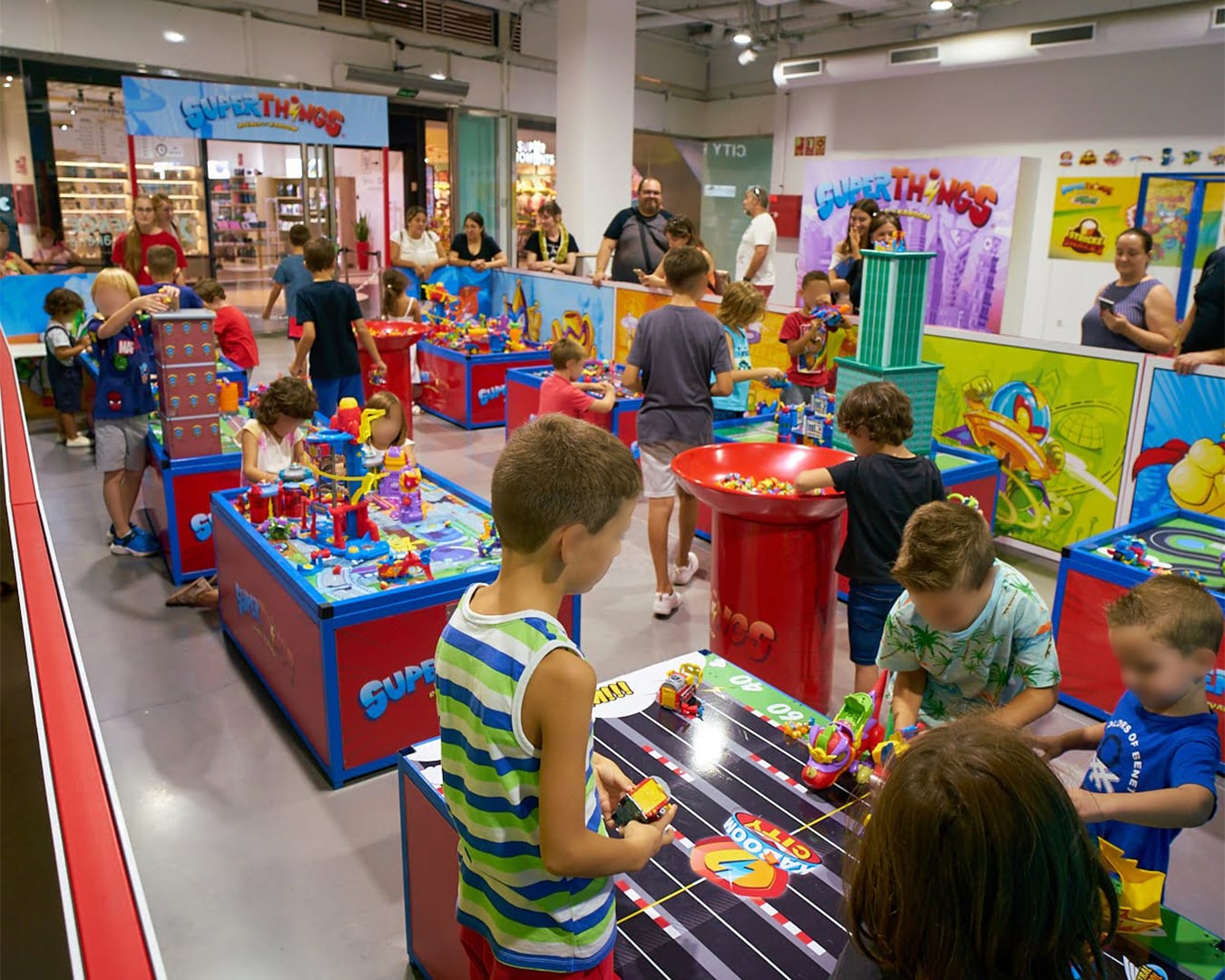 Superthings y Piratix aterrizan en Arena cargados de aventuras