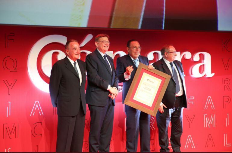 Juan Riera (izquierda) junto a Ximo Puig 