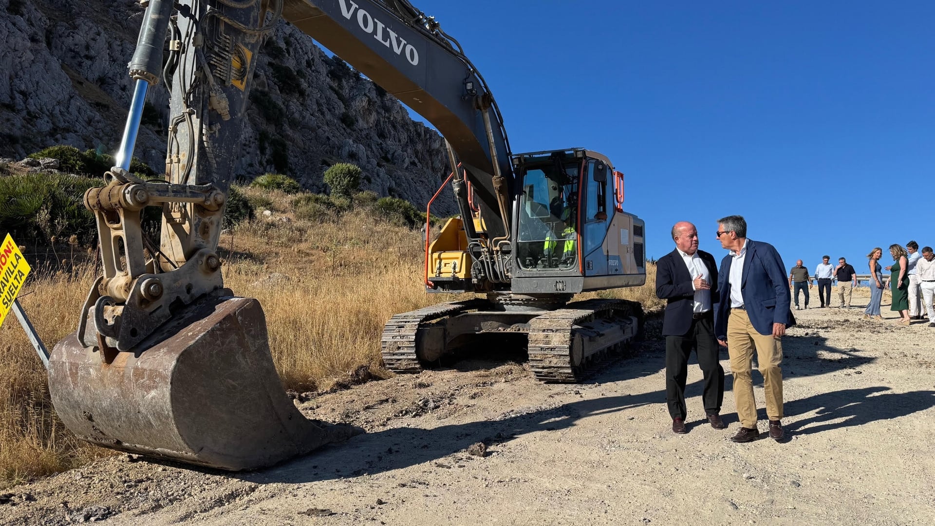 El presidente de la DIputación de Málaga y el alcalde de Antequera visitan las obras de mejora de la carretera de La Joya