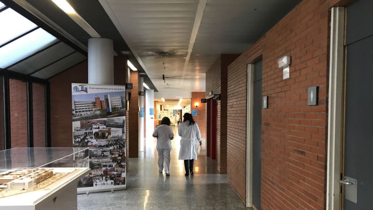 El hospital del Bierzo abre la puerta a la contratación de 14 especialistas para cubrir vacantes