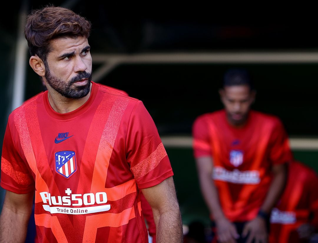 Diego Costa a la salida del túnel de vestuarios