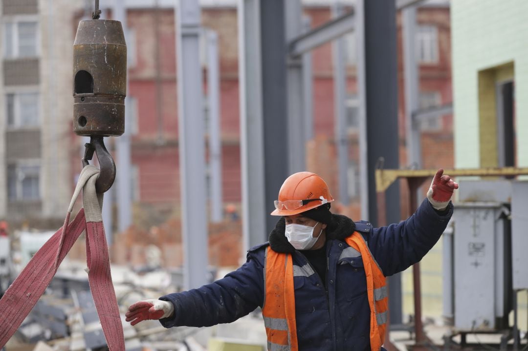 El sector de la construcción retoma la actividad en medio de la incertidumbre por el futuro