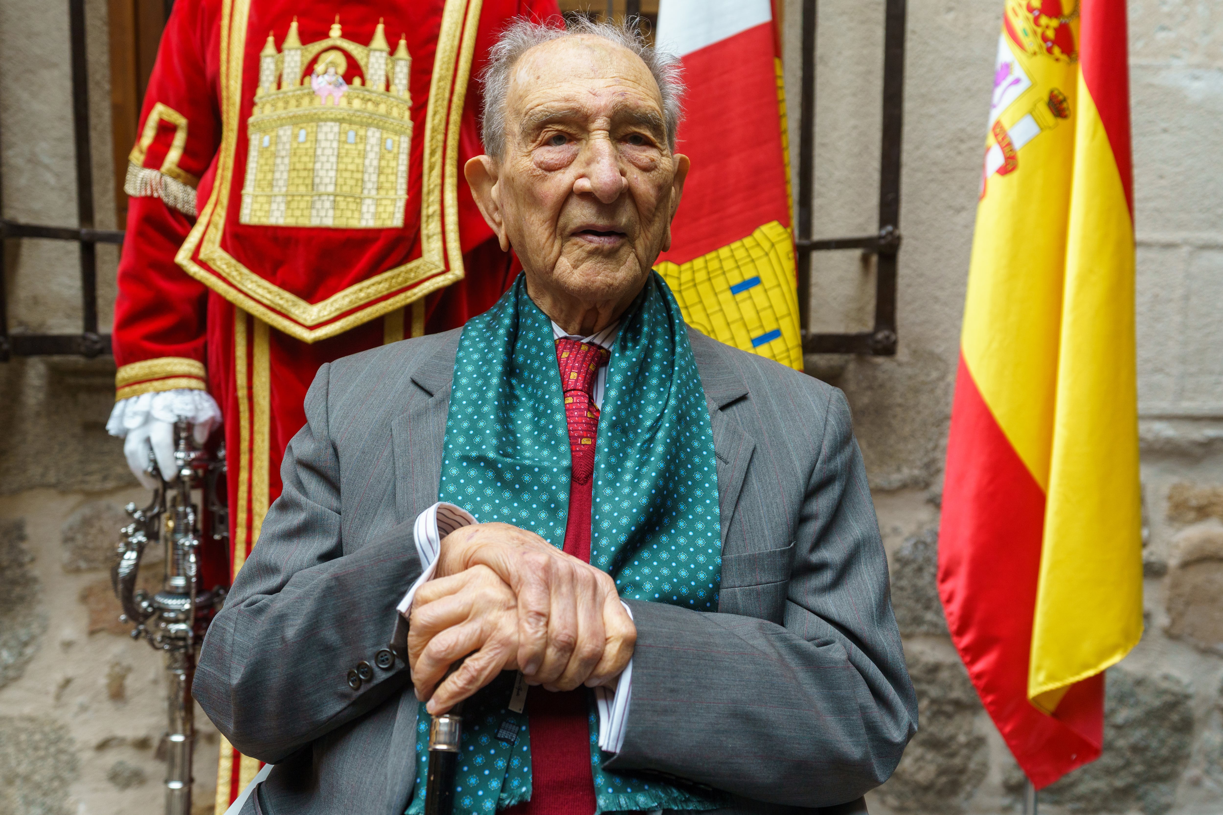 Nicolás Sánchez-Albornoz Aboín en el acto de entrega celebrado en el Palacio de Superunda