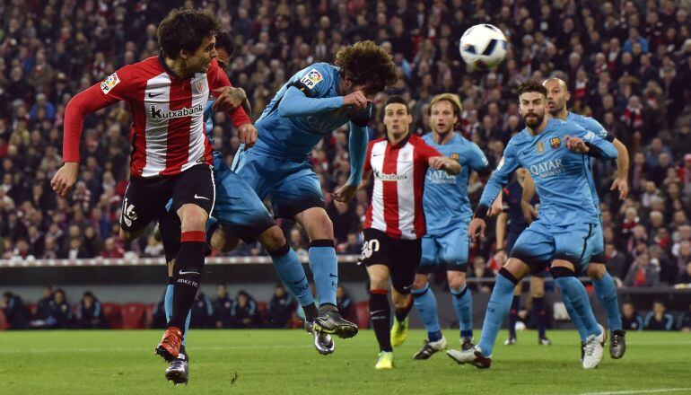 Un instante del Athletic 1 - Barcelona 2 de la ida de los cuartos de final de la Copa del Rey disputado en San Mamés.