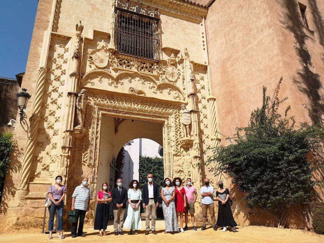 El Real Alcázar de Sevilla inicia este martes 1 de junio la cuarta edición de su programa de visitas gratuitas al recinto monumental para personas nacidas o residentes empadronados en la ciudad