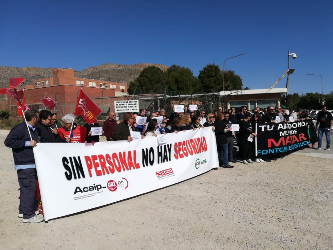 Varios sindicatos se manifestaron recientemente para exigir más personal y medios en la cárcel de Fontcalent