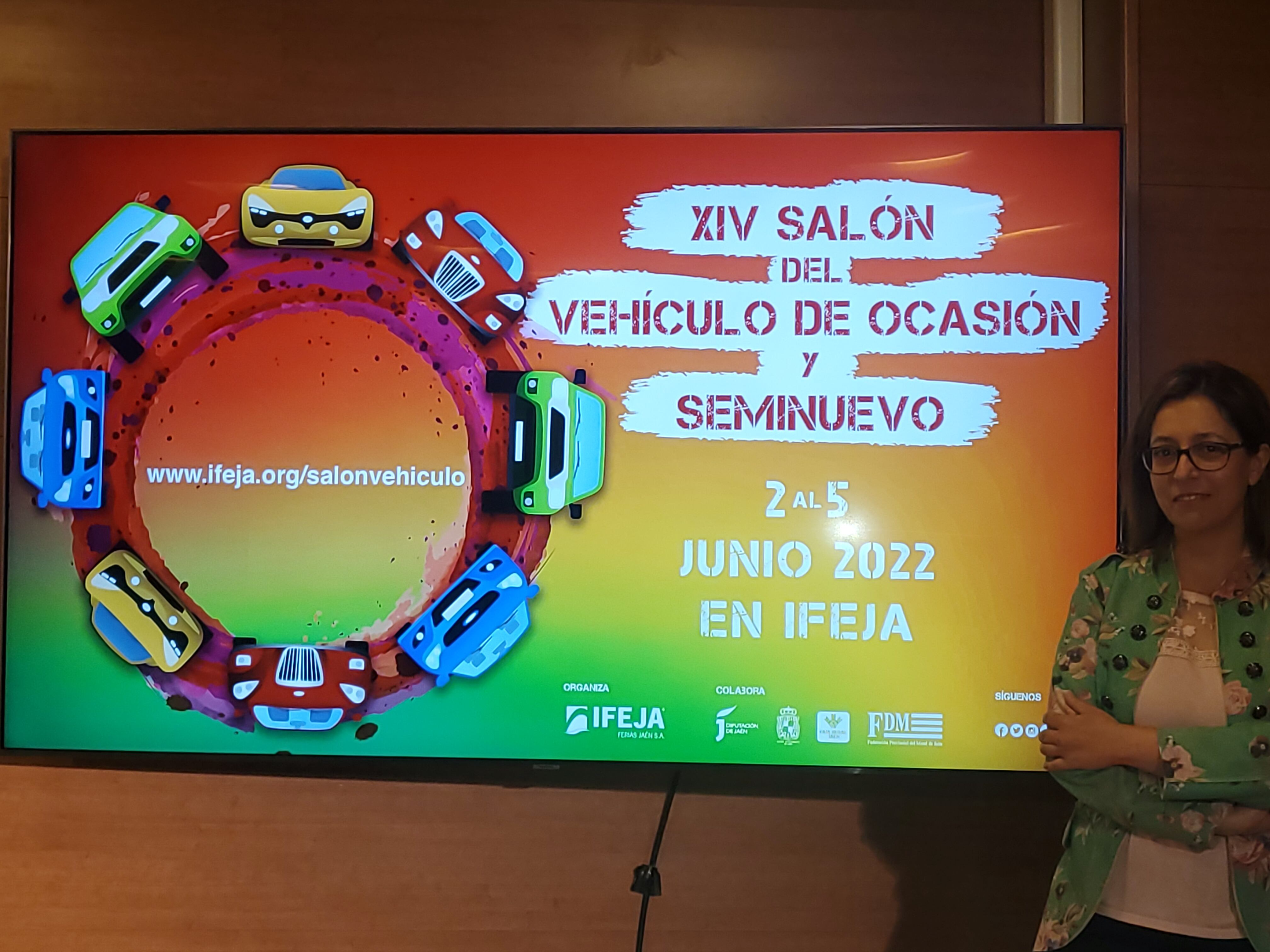 La presidenta de Ferias Jaén, África Colomo, presenta el Salón del Vehículo de Ocasión y Seminuevo.