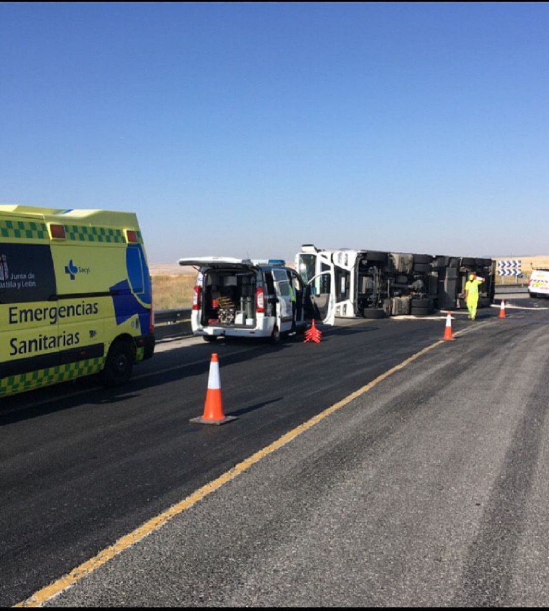 Vuelco de un camión en la SG 20