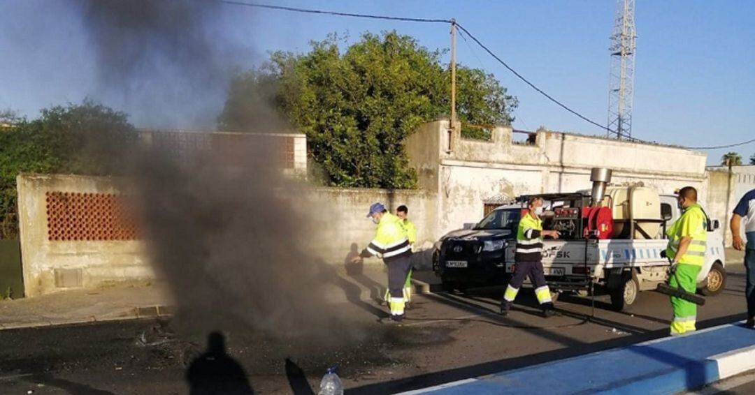 Operarios trabajan ante desperfectos.