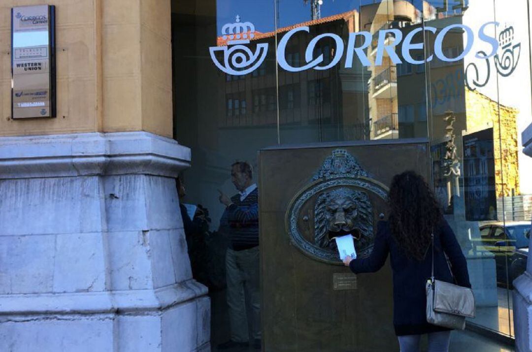 Amenaza de huelga en Correos