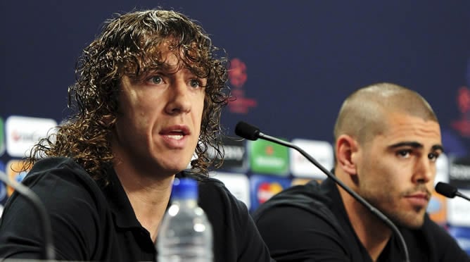 Victor Valdés y el capitán Carles Puyol en Wembley