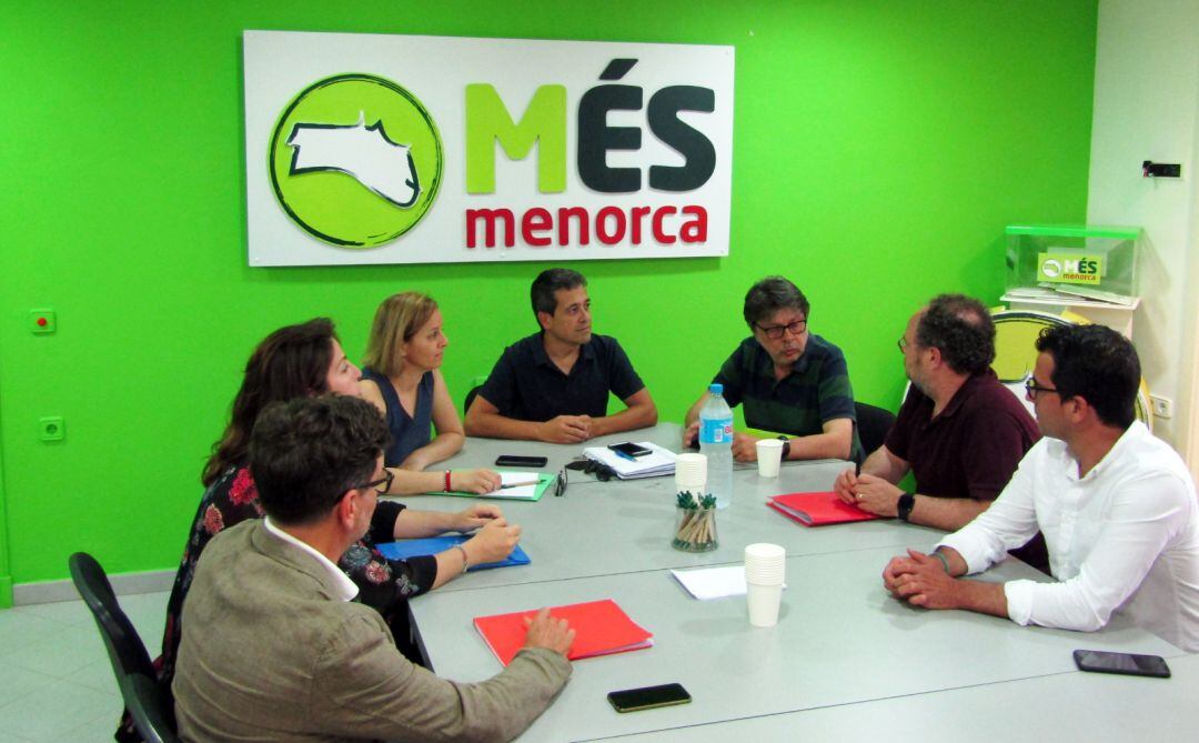 Els tres partits d'esquerres ja negocien el futur del Consell.