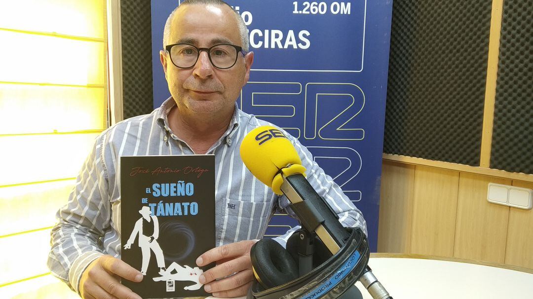 El periodista y escritor José Antonio Ortega nos presenta su novela &quot;El sueño de Tánato&quot;.