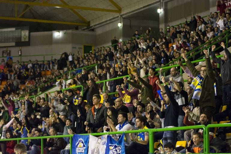 El Club Ourense Baloncesto, en la cancha del Barcelona B, en la próxima jornada, intentará conseguír la victoria para buscar un nuevo objetivo, despues de certificar la permanencia virtual, jugar los play off de ascenso