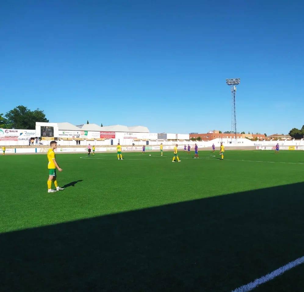 Partido entre el CD Cazalegas y el Atlético de Tomelloso