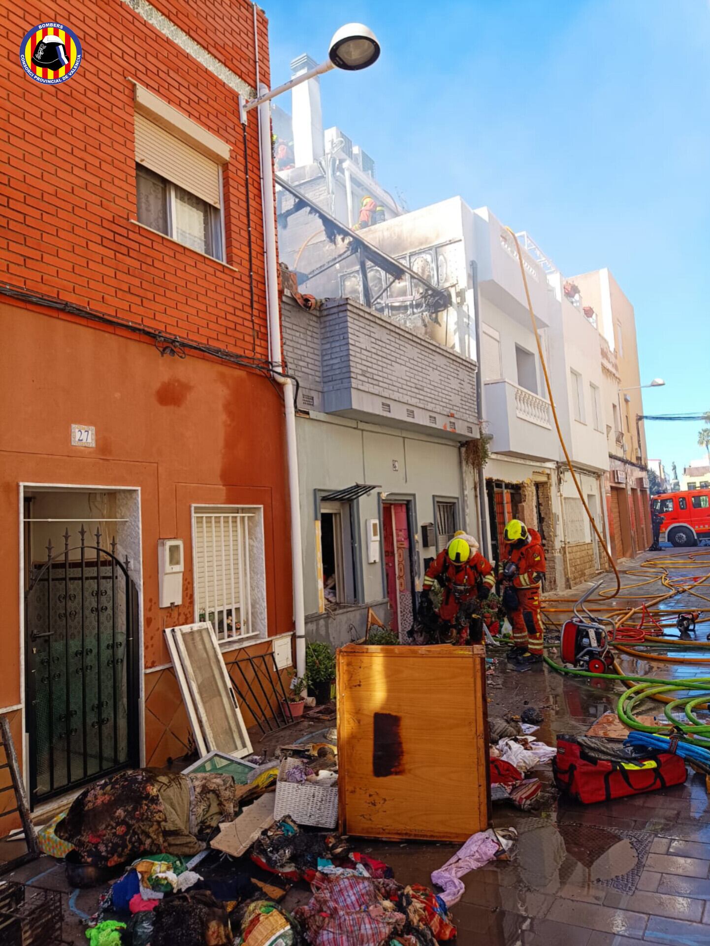 Incendio en una vivienda de Puerto de Sagunto, en Valencia, que ha provocado una víctima mortal.