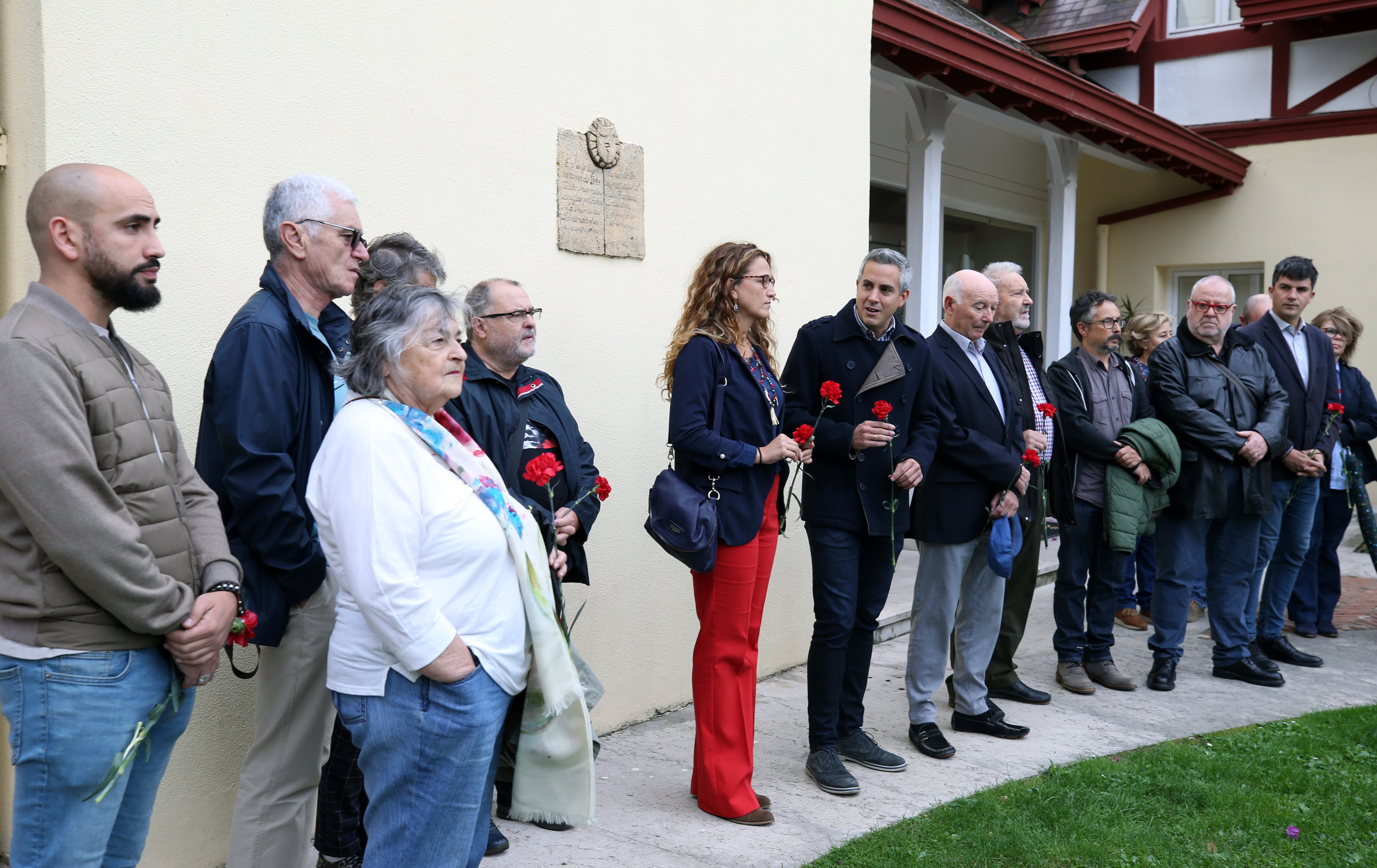 El vicepresidente y consejero de Universidades, Igualdad, Cultura y Deporte, Pablo Zuloaga, participa en el acto del Día de Recuerdo y Homenaje a todas las víctimas del franquismo.