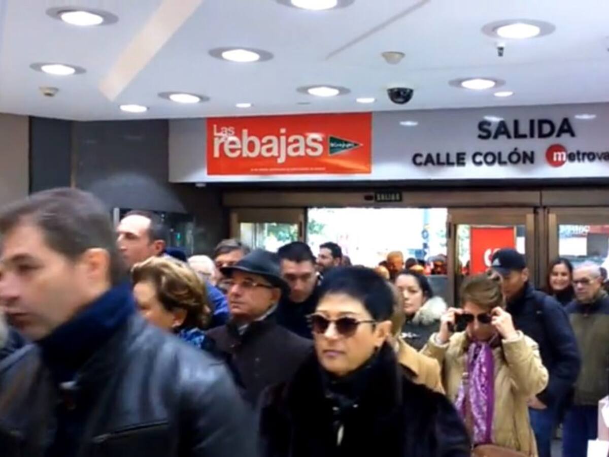 Llegan las rebajas con adelantos de la hora de cierre y aforo del 30%