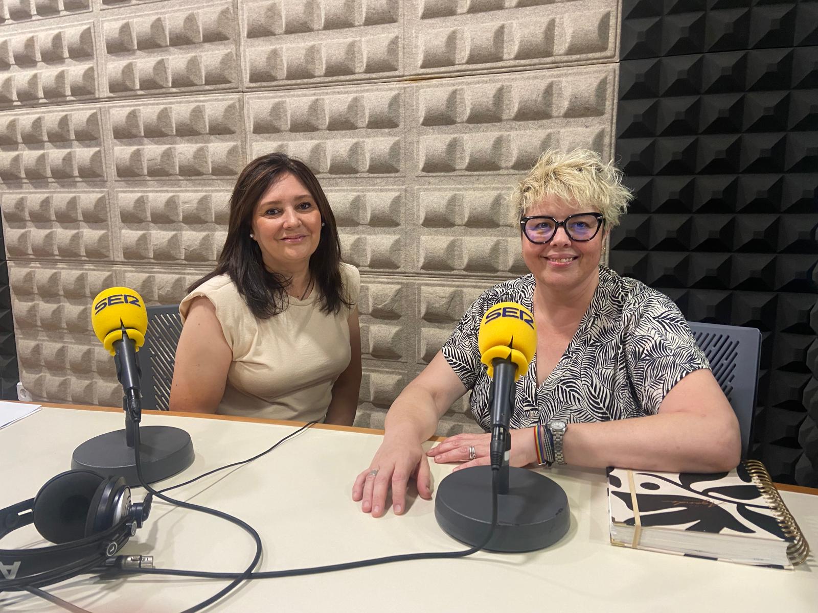 María del Mar Nieto y María Elena Barrera, delegada y técnico de Juventud respectivamente nos informa sobre las Becas de Alojamiento de la Diputación de Sevilla
