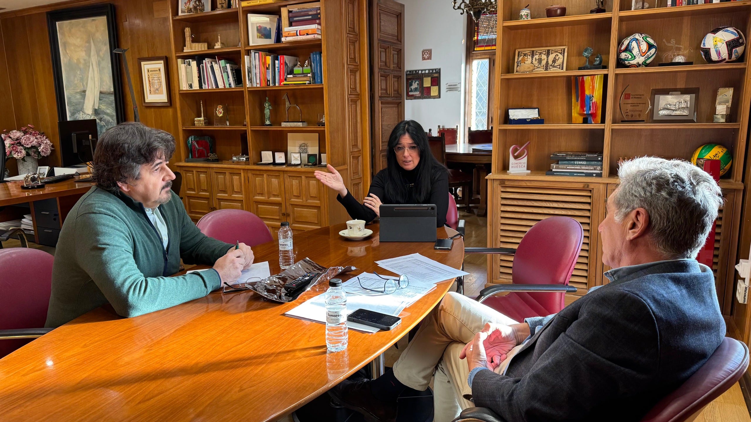 Lorena Orduna y Ricardo Oliván en su reunión con José Luis Rubió