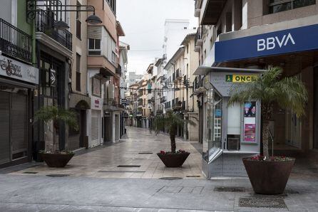 Todo cerrado en la calle Mayor de Gandia