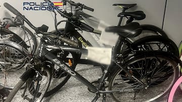 La Policía Nacional organiza una exposición de bicicletas robadas para localizar a sus propietarios