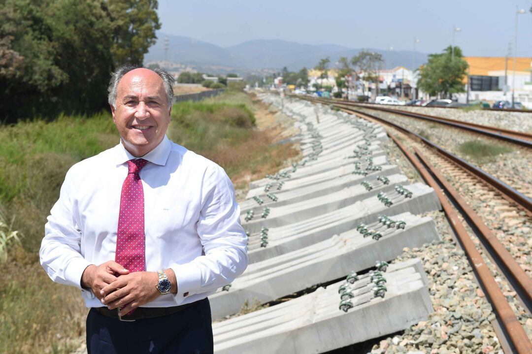 José Ignacio Landaluce, junto a las obras de mejora de la línea férrea Algeciras-Bobadilla