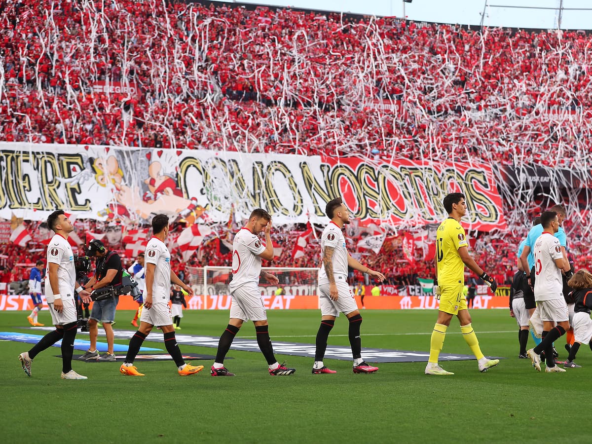 Cristóbal Soria llama a "recuperar el espíritu" del Sánchez Pizjuán: "Oyarzabal, ¿tú quieres jugar el mundial?"