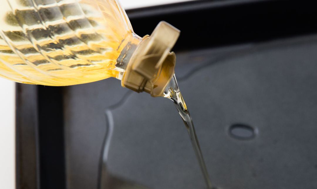 Si eres de los que se pasa con el aceite, este truco es de gran utilidad.