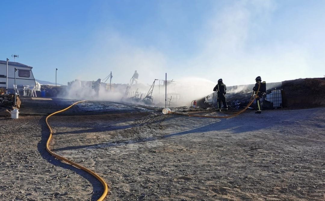 Incendio autocaravana en Abades