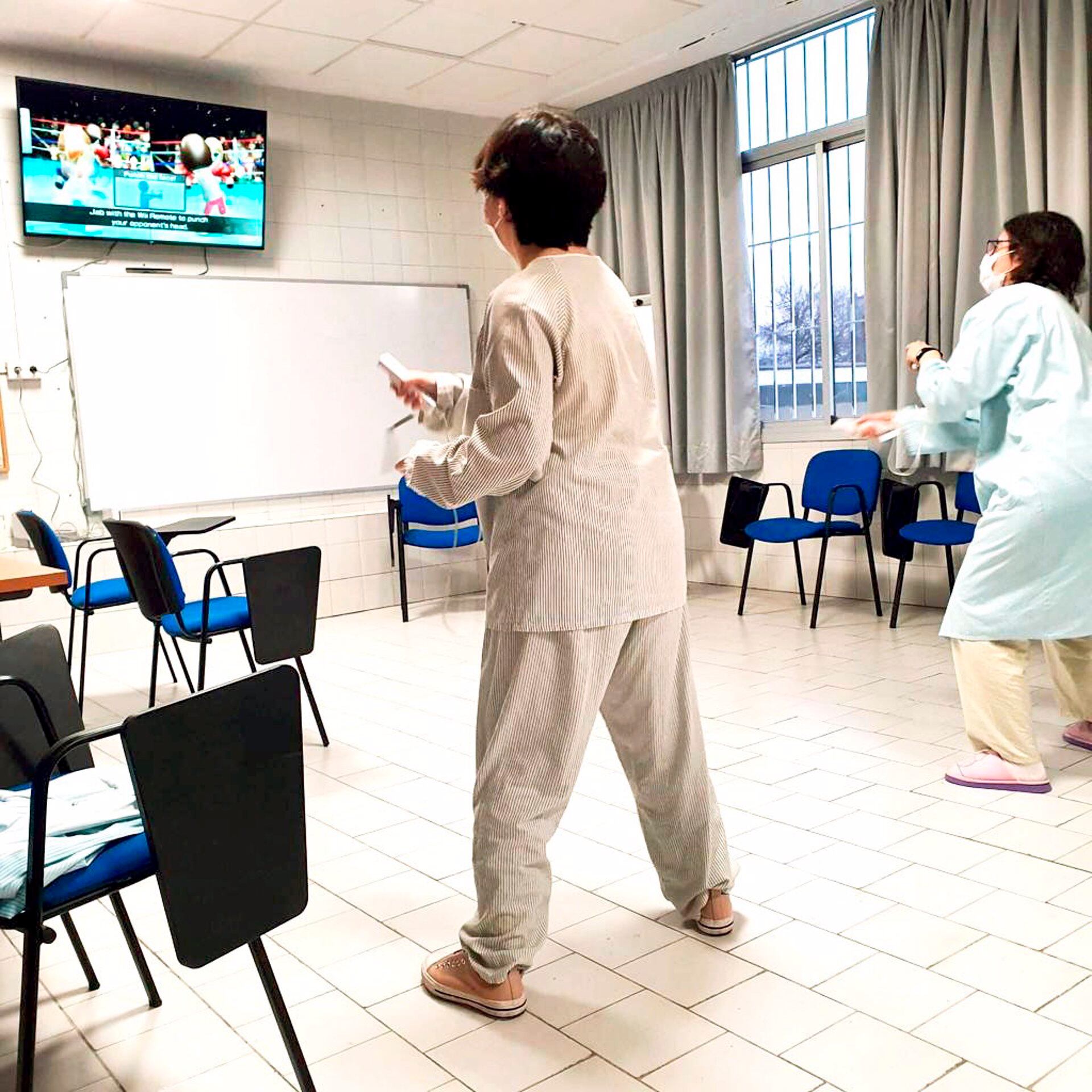 Niños jugando en el hospital Reina Sofía (EP)